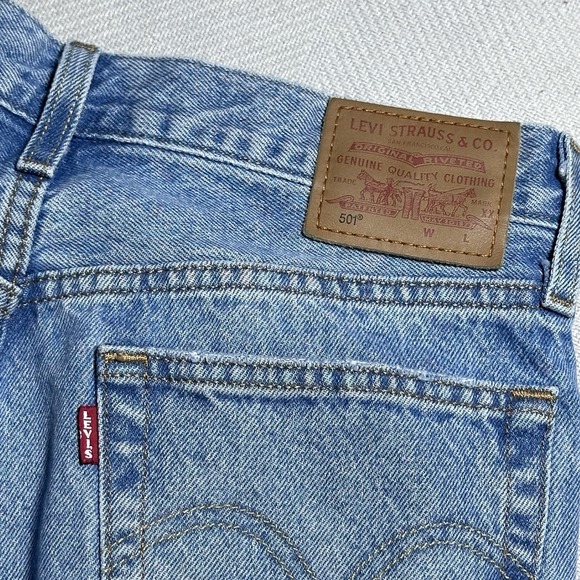 Levi's 501 Premium Jeans Womens 27x32 Distressed Repaired Button Fly Classic - Picture 12 of 16